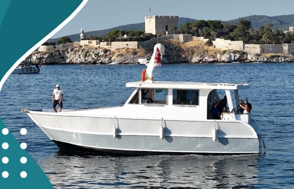 Kuşadası'nda 12 Metre Motoryat - 1