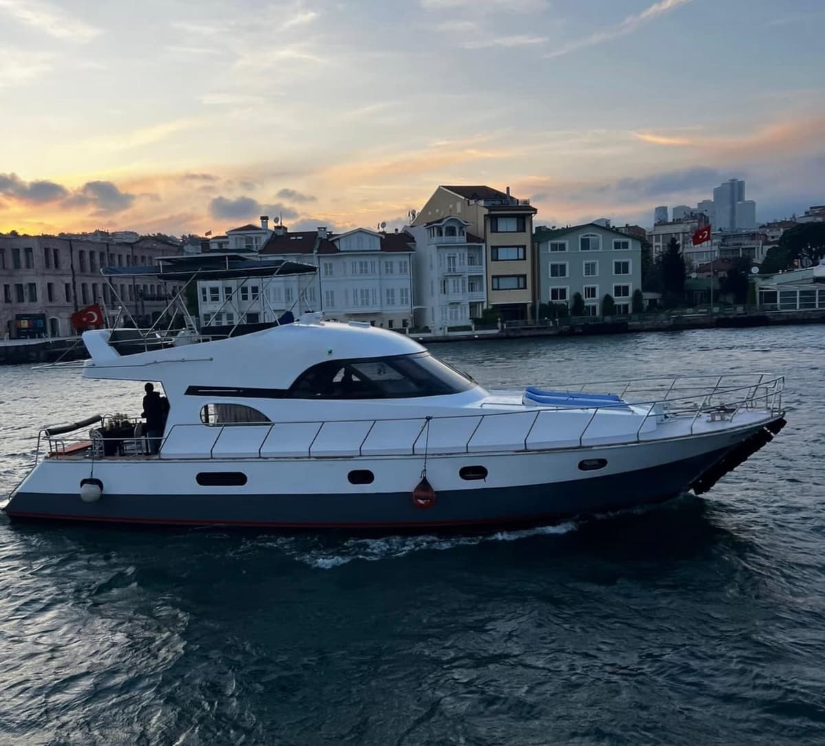İstanbul'un Eşsiz Manzarasında Motoryat Keyfi - 1