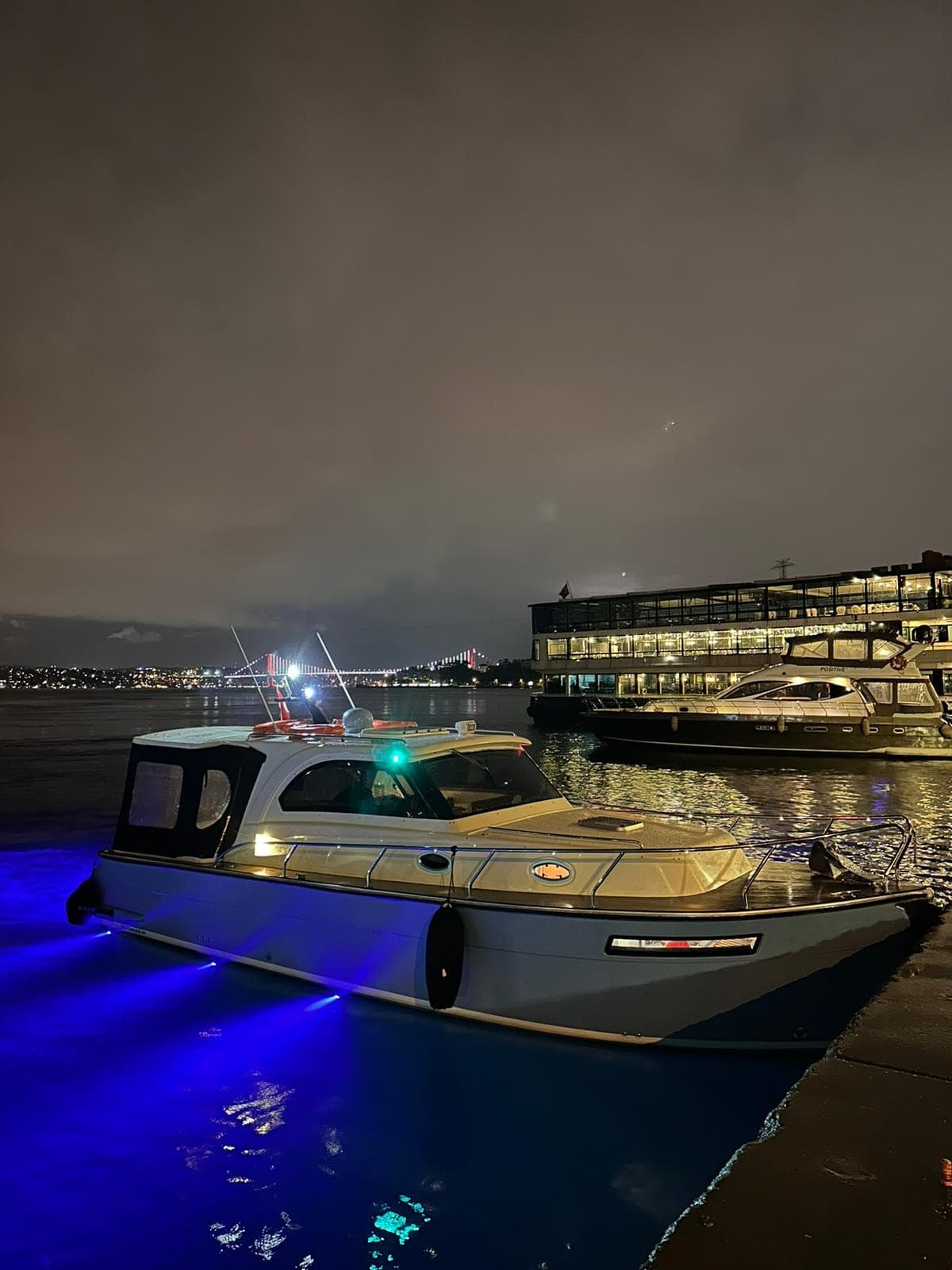 İstanbul Boğazı'nda 10 Kişi Kapasiteli Tur Teknesi - 3