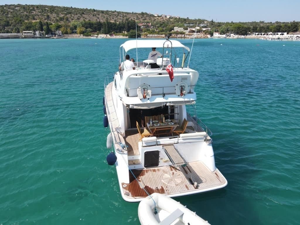 Çeşme'de 14 Metre Motoryat - 2