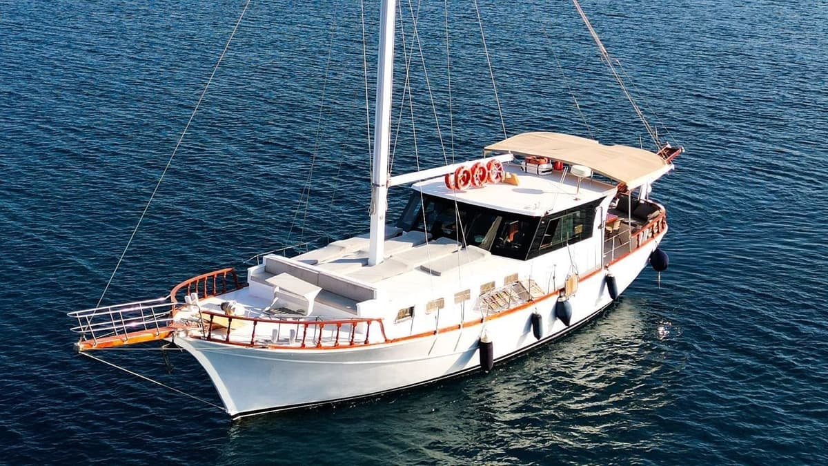 Çeşme'de 20 Metrelik Gulet - 1