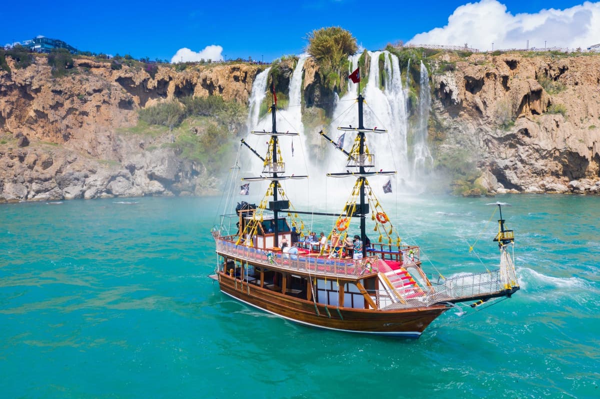 🌊 Düden Şelalesi Yat Turu – Konforlu & Yemekli - 1