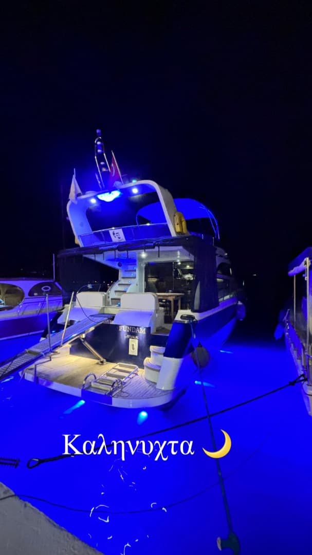 Cunda adasında özel yat turu
 - 3