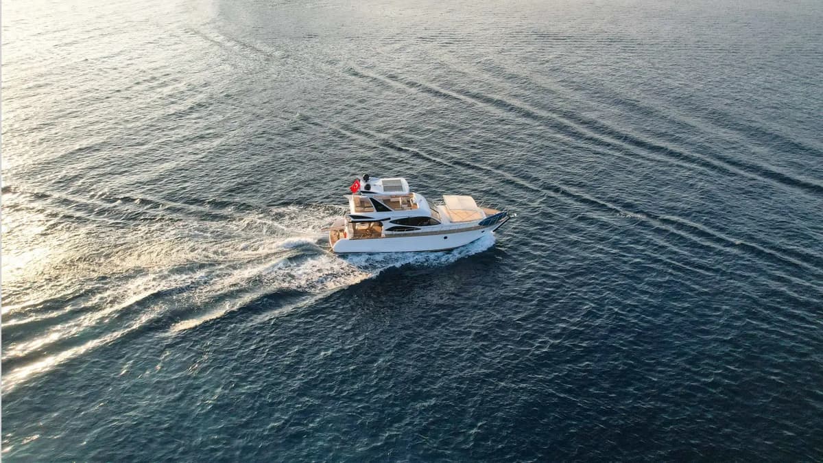 Bodrum Yalıkavak Çıkışlı 2 Kabinli Lüks Motoryat - 3