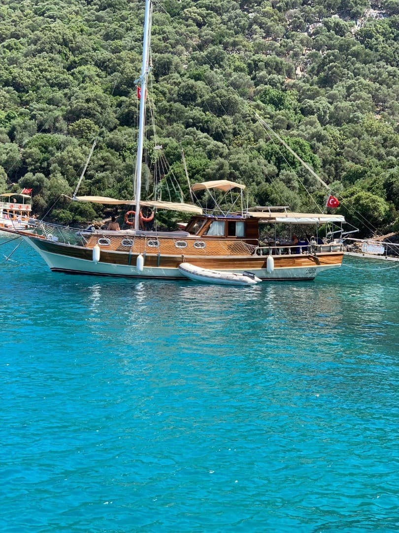 Göcek’te  Muhafazakar Kadın Kaptanlı Tekne Tatili - 1