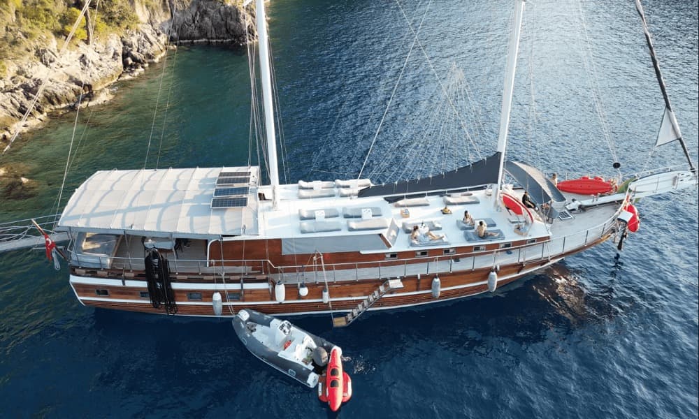 Fethiye'de 2023 Yenilemeli 6 Kabinli Konforlu Gulet - 1