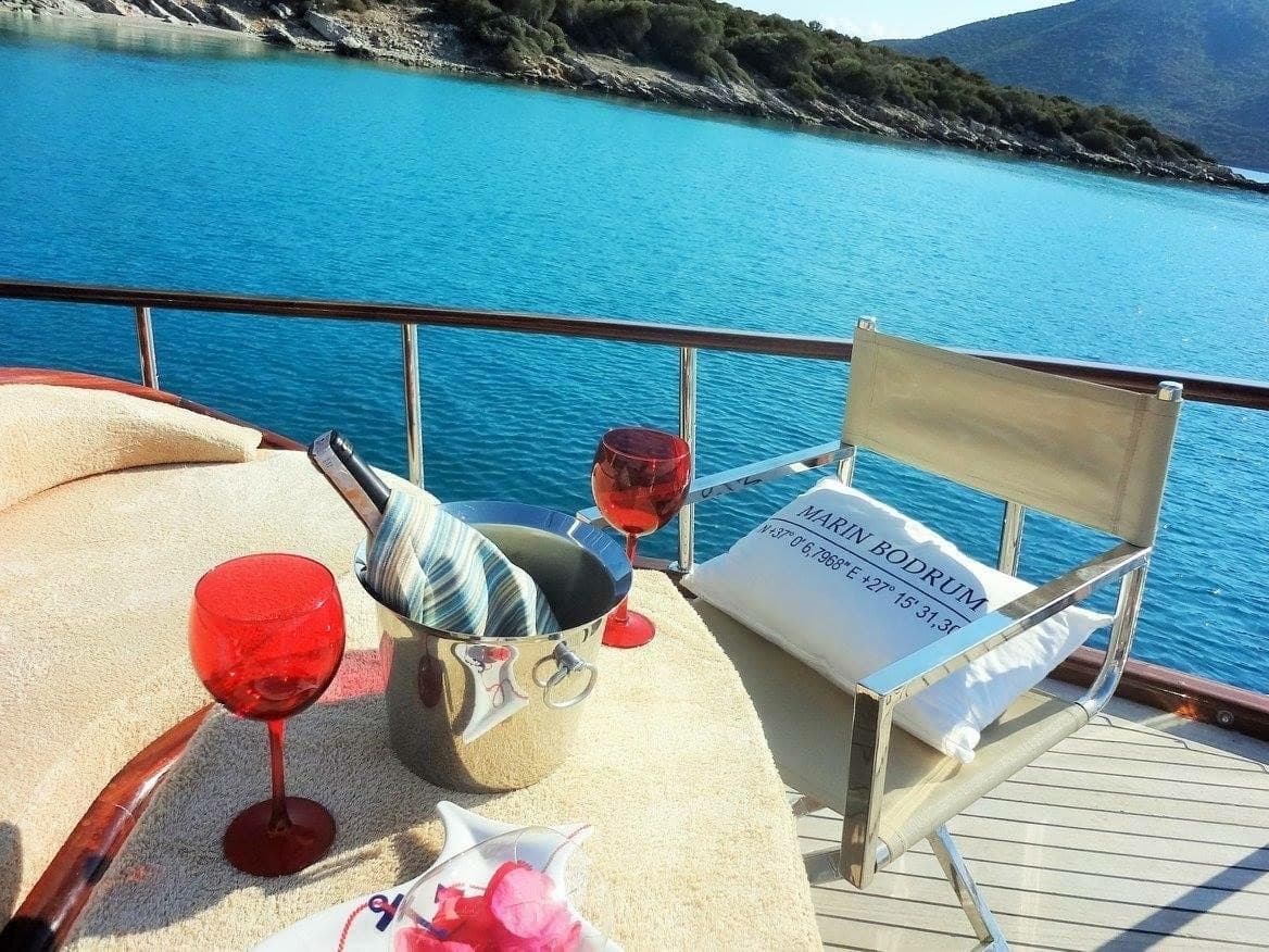 Bodrum'da 12 Kişi Kapasiteli Gulet - 3