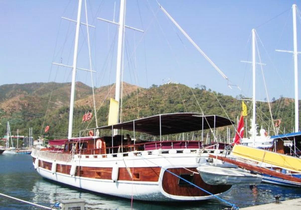 Marmaris Çıkışlı 7 Kabinli 14 Kişilik Klasik Ahşap Ketch Gulet - 1