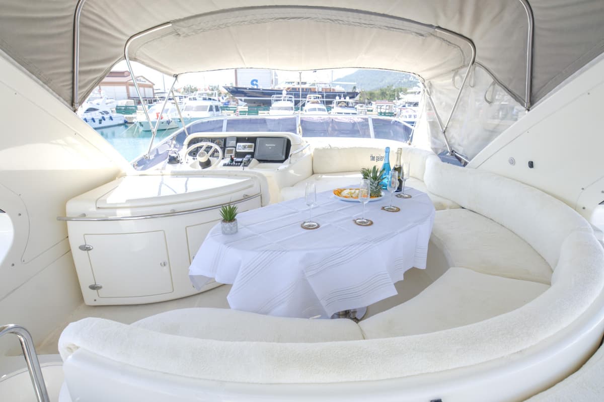 Antalya'da 17 Metre Uzunluğunda Lüks Azimut  - 3
