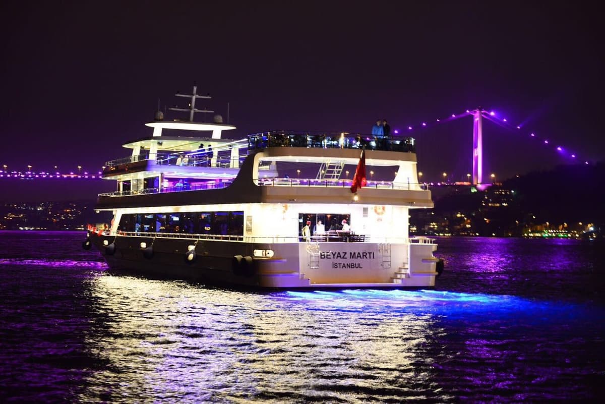 Boğaz’da 210 Kişilik Davet Teknesi - 5