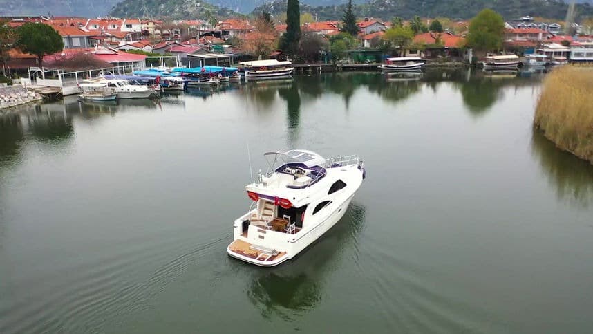 Göcek'de 2 Kabin Motoryat - 4