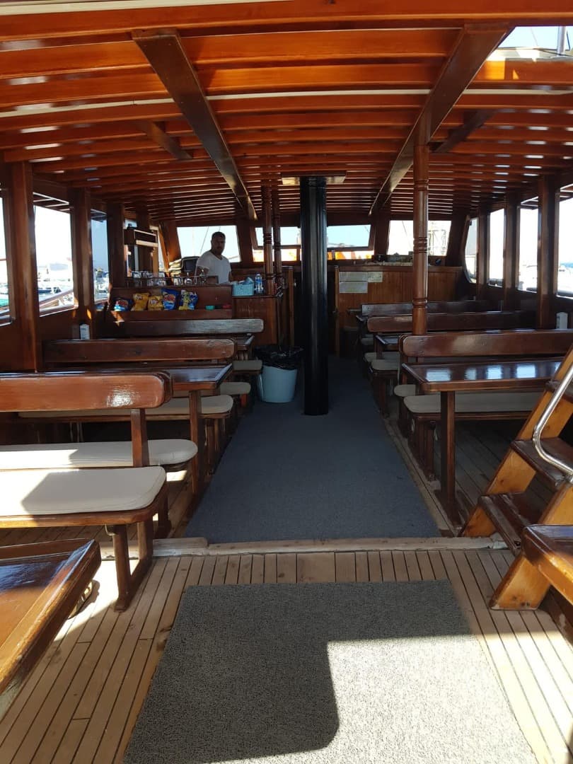 Bodrum'da 80 Kişi Kapasiteli Gezi Teknesi - 3