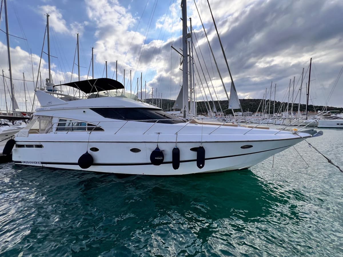 Çeşme'de 18 Metre Motoryat - 1