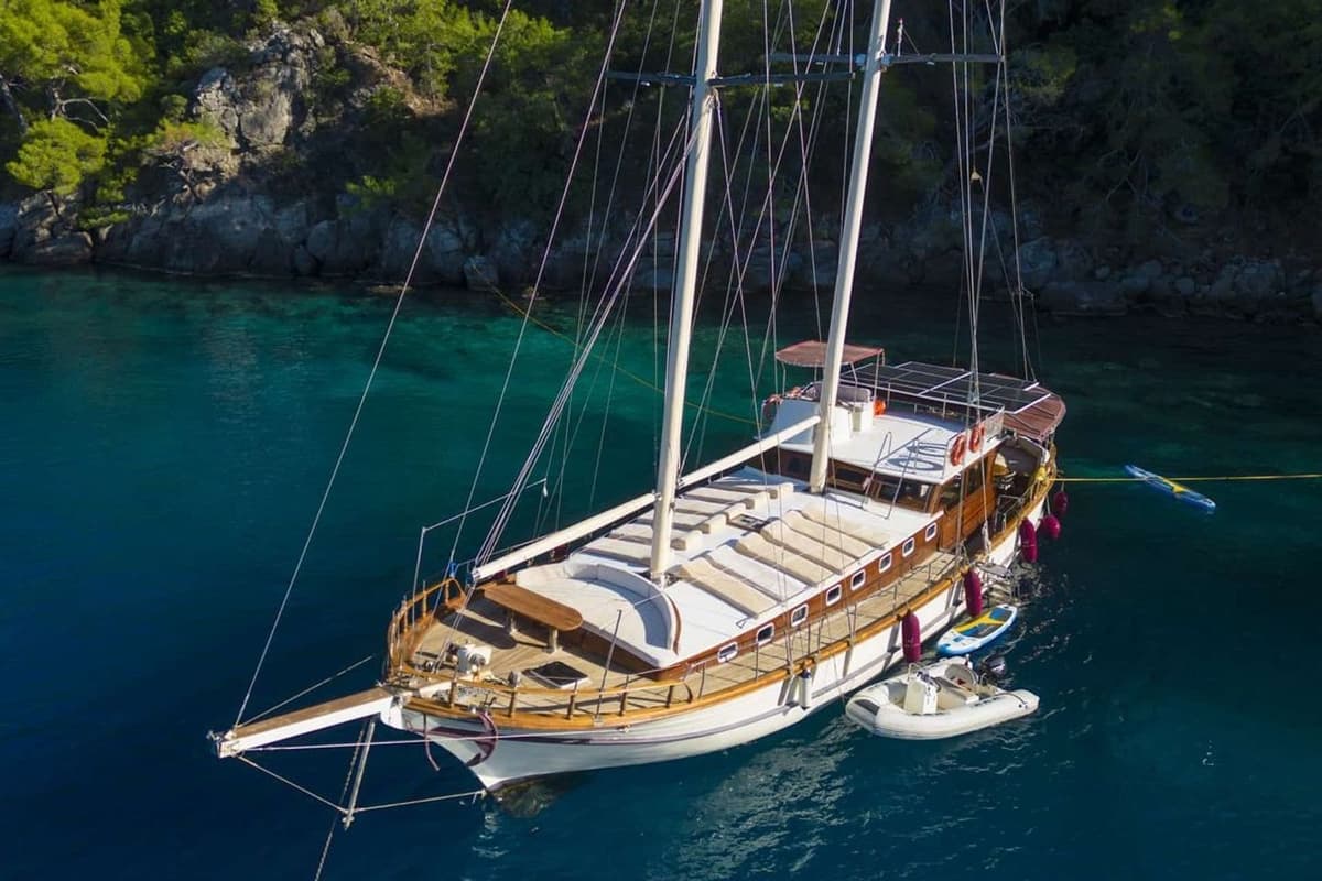 Fethiye ve Göcek Koylarında 5 Kabinli Tekne Tatili - 1