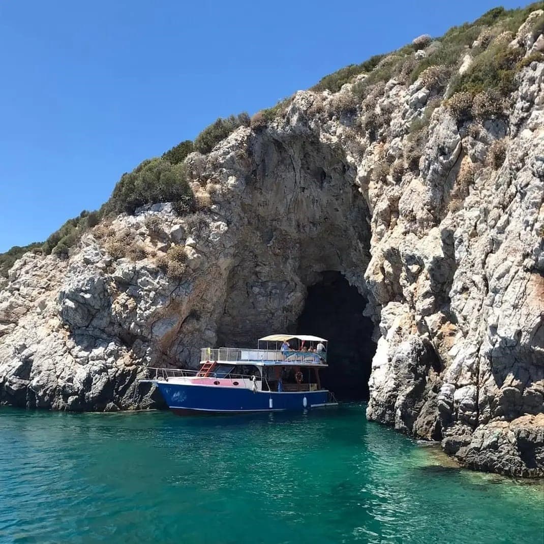 Seferihisar Sığacık'ta 12 metre Tekne - 2