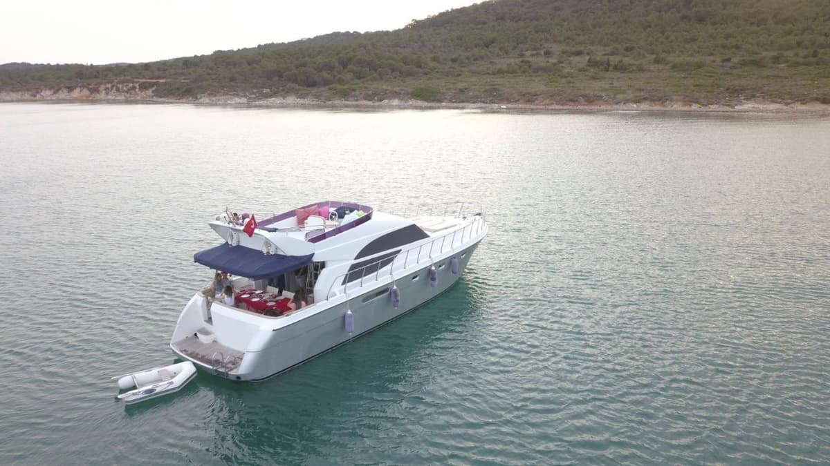 Cunda Adasında 15 Metre Motoryat - 2