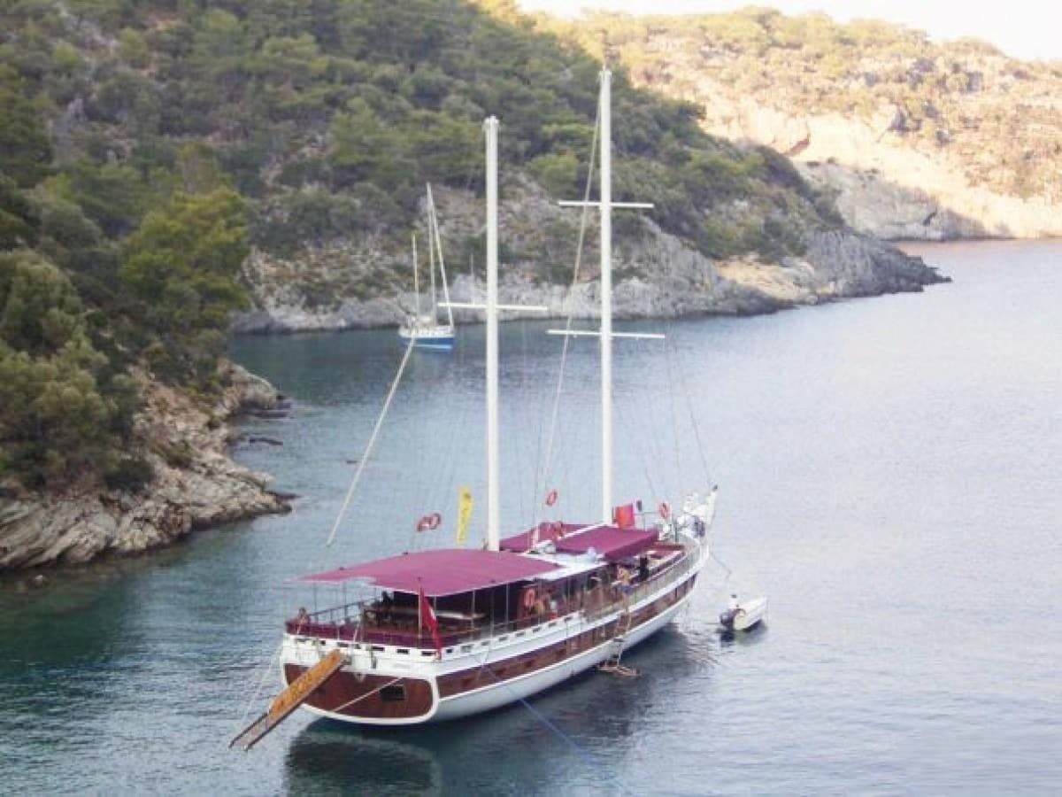 Marmaris Çıkışlı 7 Kabinli 14 Kişilik Klasik Ahşap Ketch Gulet - 3