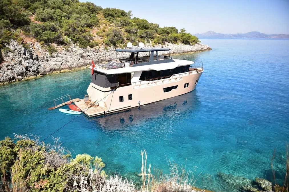 Fethiye ve Göcek'de 4 Kabinli 2024 Yapımı Trawler - 2