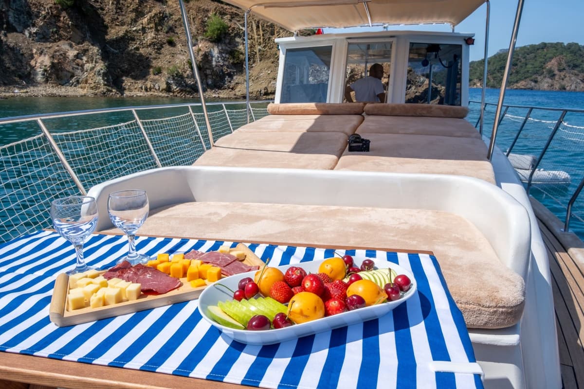 Göcek’te Uygun Fiyatlı 4 Kişilik Gulet - 3