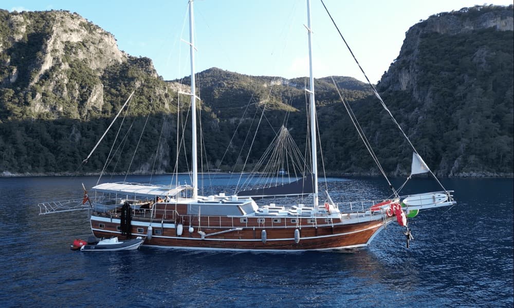 Fethiye'de 2023 Yenilemeli 6 Kabinli Konforlu Gulet - 3