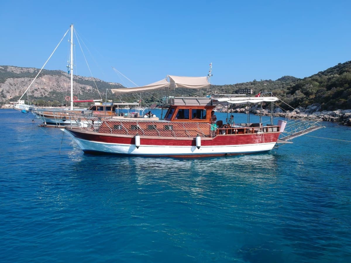 Kaş'ta 10 Kişi Kapasiteli Gulet - 1