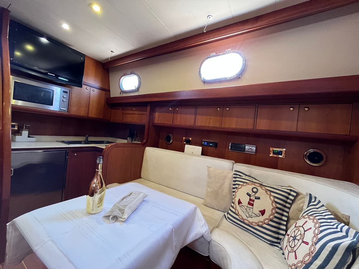 Karacasöğüt'te 8 Kişi Kapasiteli Gulet - 3