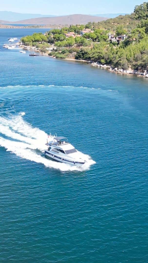 Cunda adasında özel yat turu
 - 1