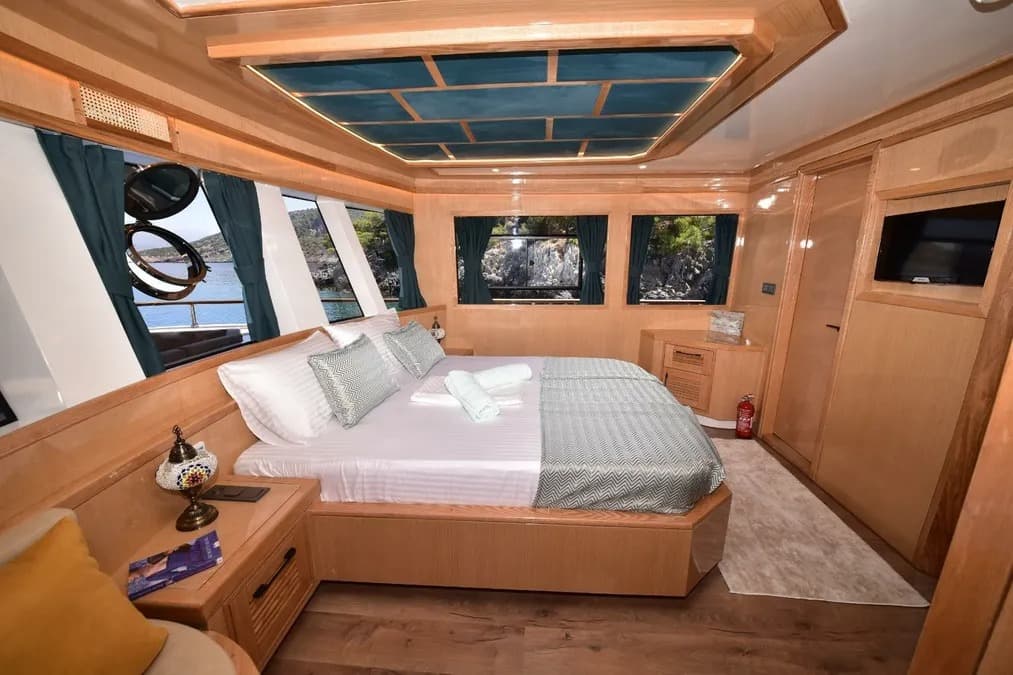 Fethiye ve Göcek'de 4 Kabinli 2024 Yapımı Trawler - 3