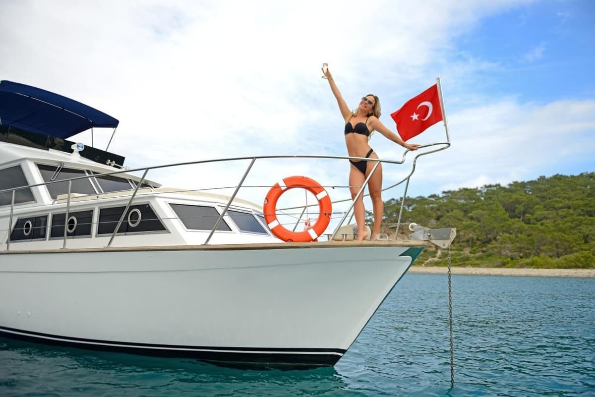 Kemer'de 6 Kişilik Motoryat - 2