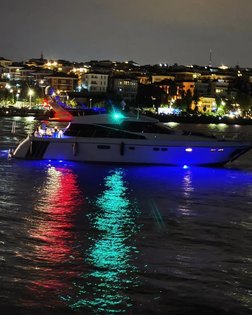 20M Motor Yat ile Saatlik Boğaz Turları - 3