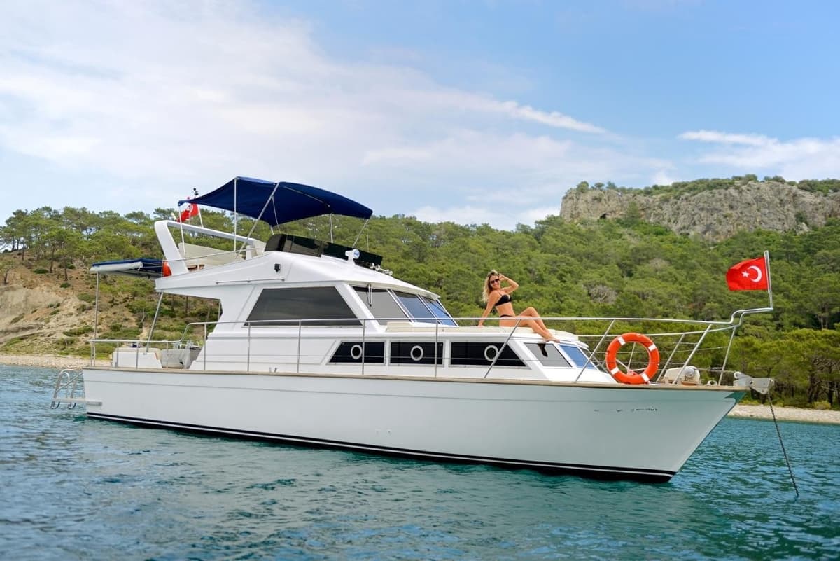 Kemer'de 6 Kişilik Motoryat - 1