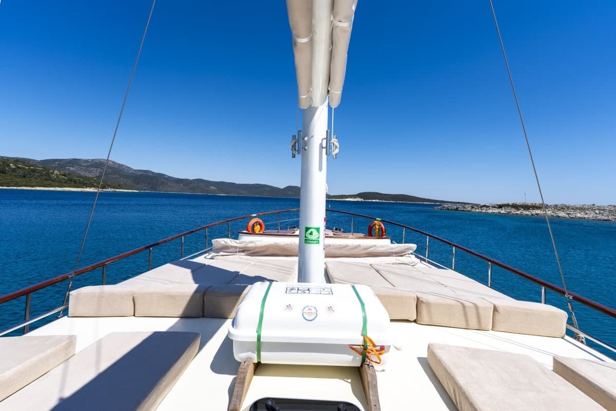 Bodrum'da 4 Kabinli 8 Kişilik Lüks Gulet - 5