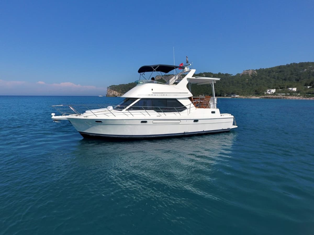 Kemer limanda 14 metre Motoryat - 2