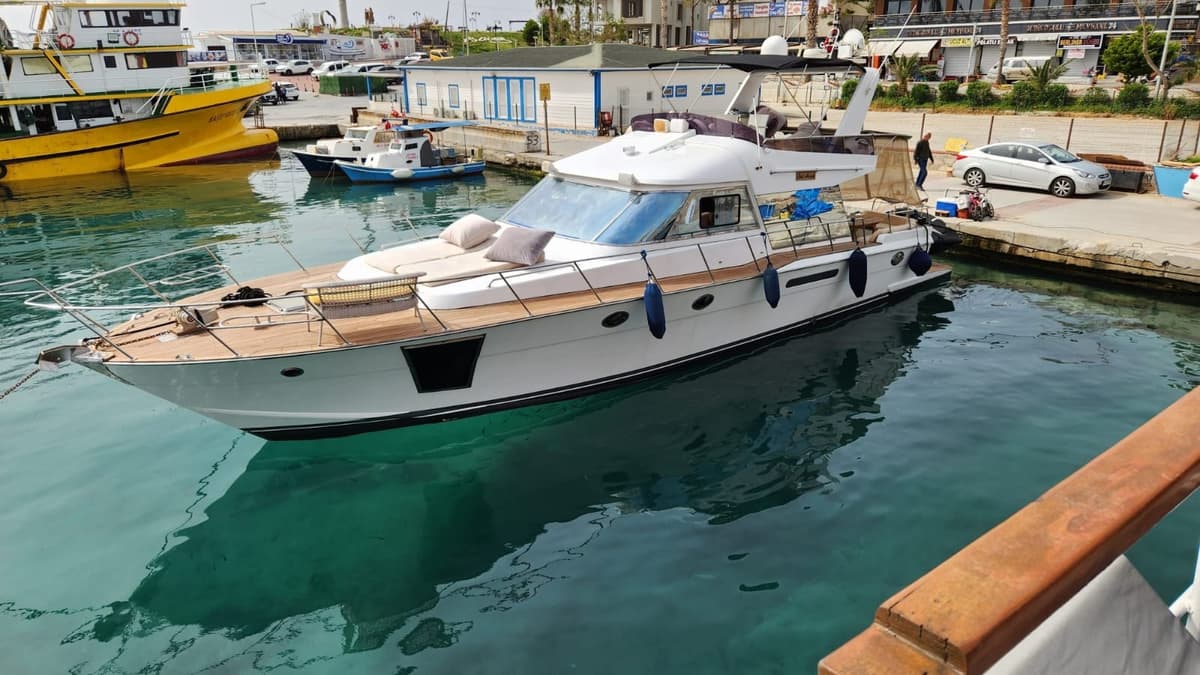 Didim Limanı'nda 18 Metrelik Lüks Motoryat - 1