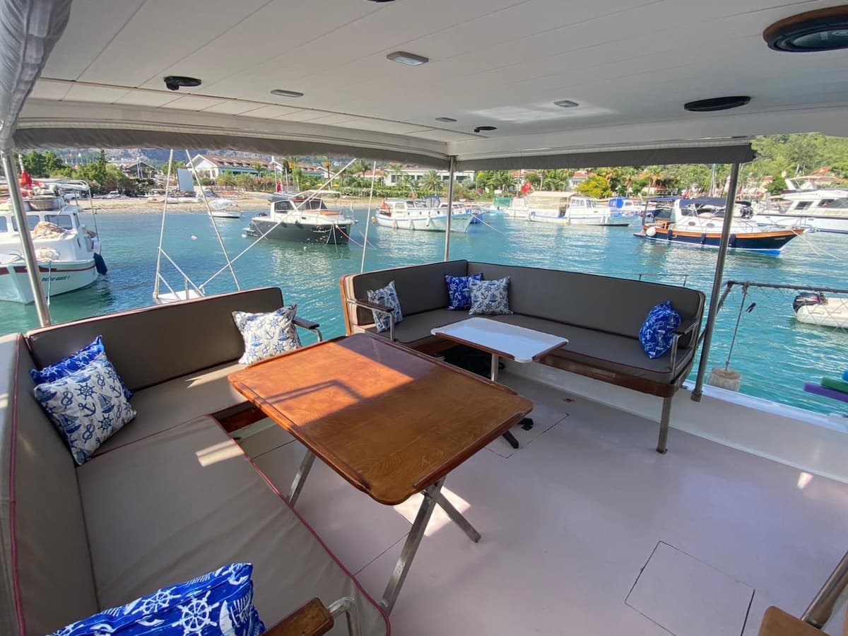 Göcek’te 4 Kişi Kapasiteli Konaklamalı Tekne - 4