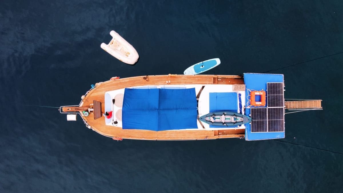 Göcek'te Mavi Tur Teknesi - 2