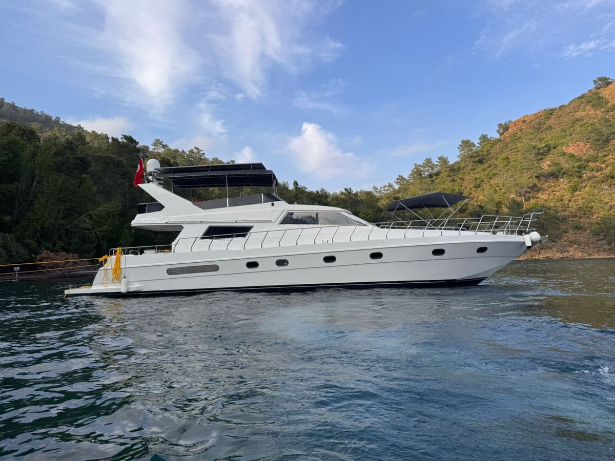 Göcek'de 22 Metre Motoryat - 1