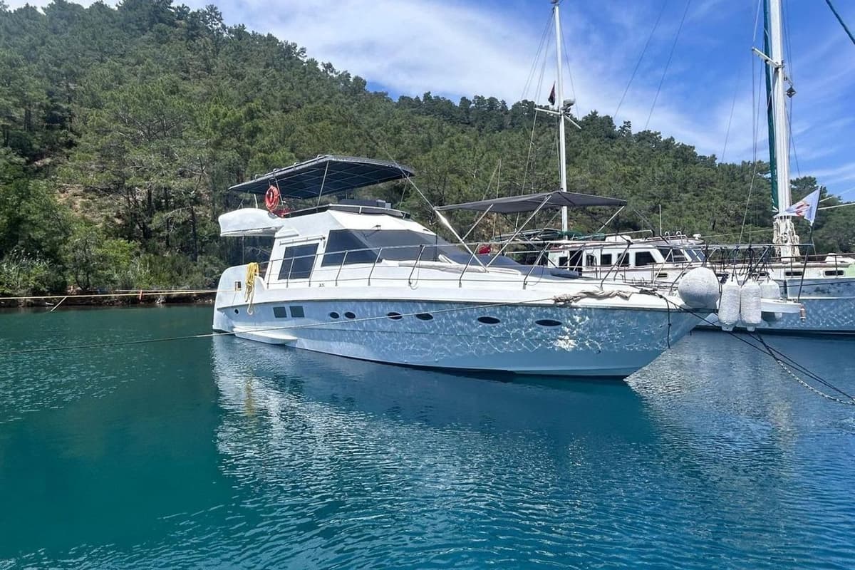 Göcek'de 3 Kabin Motoryat - 1
