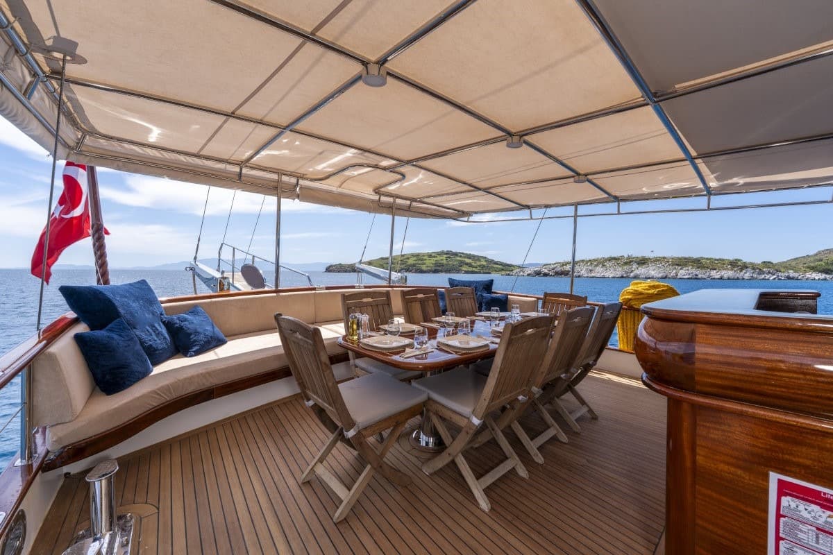 Bodrum'da 4 Kabinli 8 Kişilik Lüks Gulet - 4