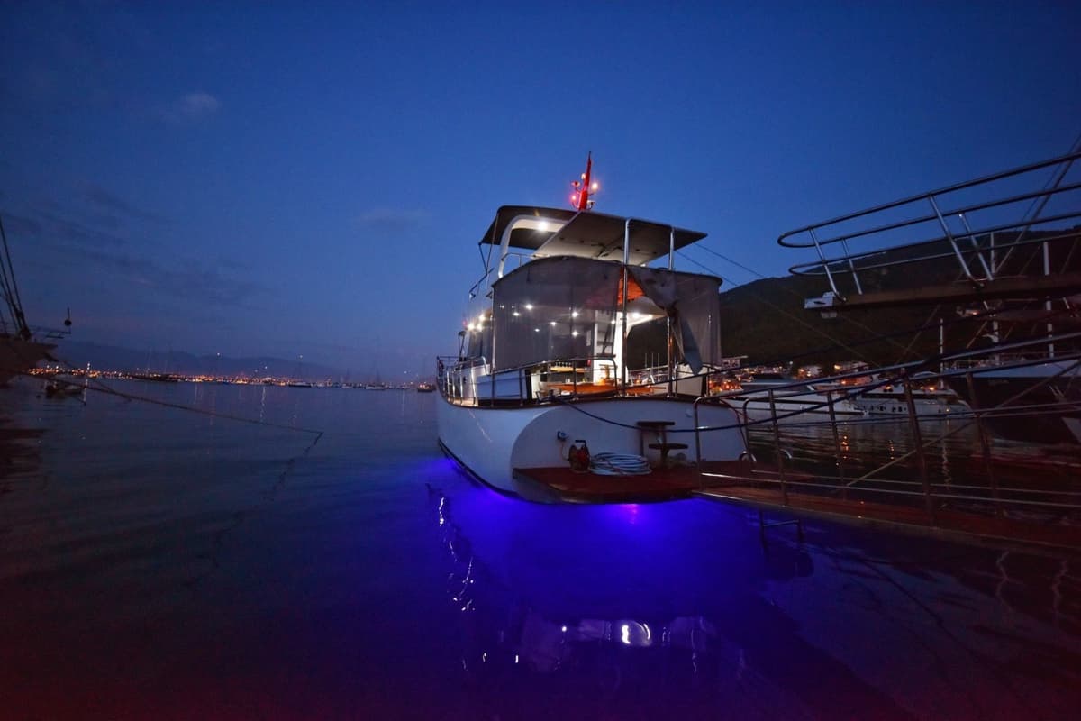 Fethiye'de 13 metre Motoryat - 5