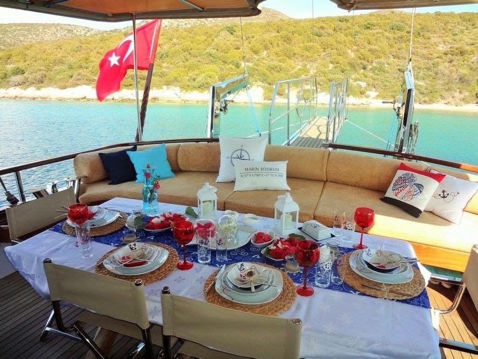 Bodrum'da 12 Kişi Kapasiteli Gulet - 2