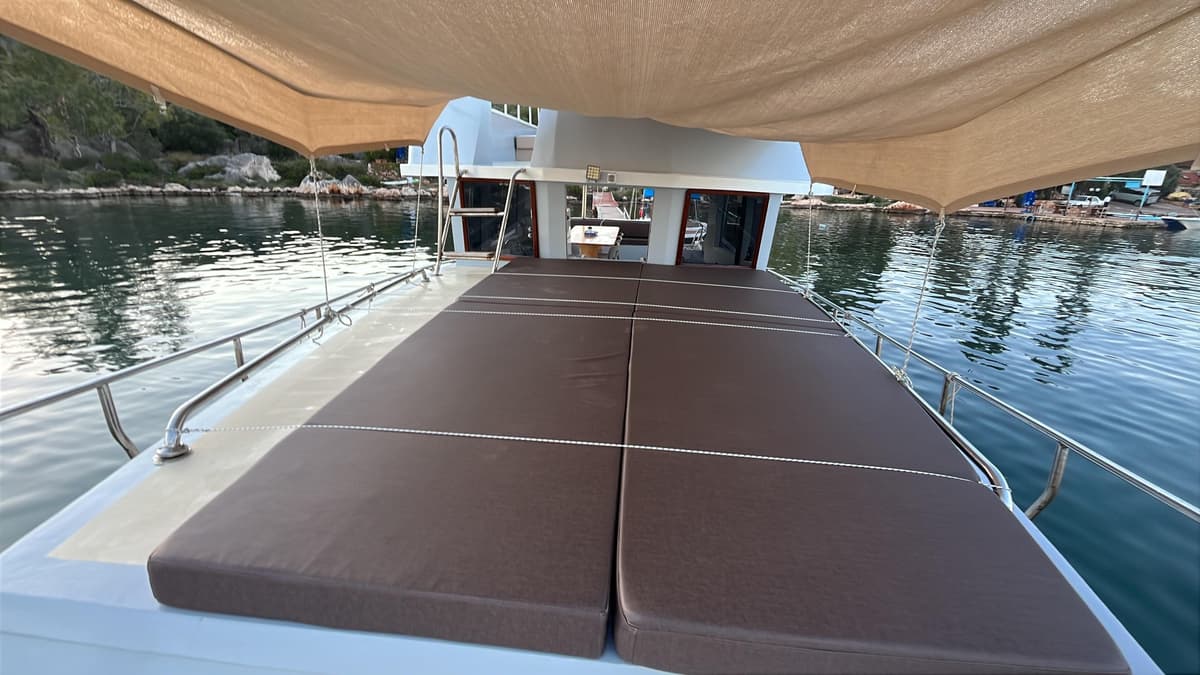 Modern dizaynı ile Kekova’da yatılı tur teknesi - 4