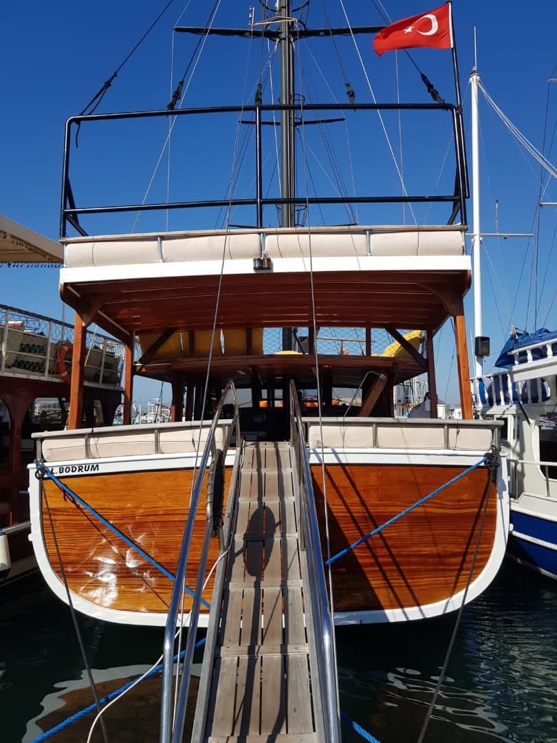 Bodrum'da 80 Kişi Kapasiteli Gezi Teknesi - 4