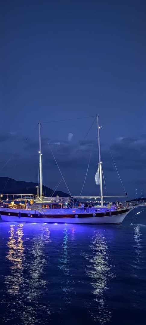 Marmaris'te 35 Kişilik Günübirlik Tur Teknesi - 2