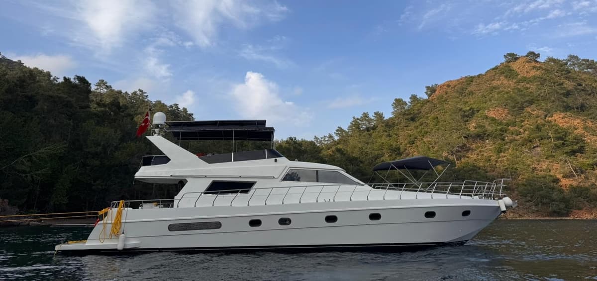 Göcek'de 22 Metre Motoryat - 3