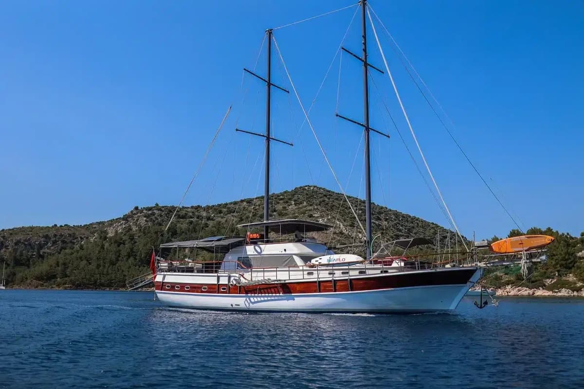 Bozburun'da 10 Kişilik 5 Kabinli 2022 Yapımı Gulet,, - 2