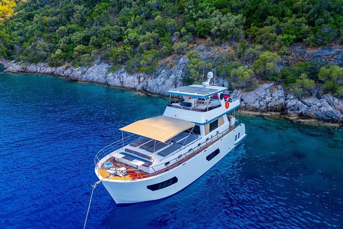 Göcek'de 3 Kabin Trawler - 1