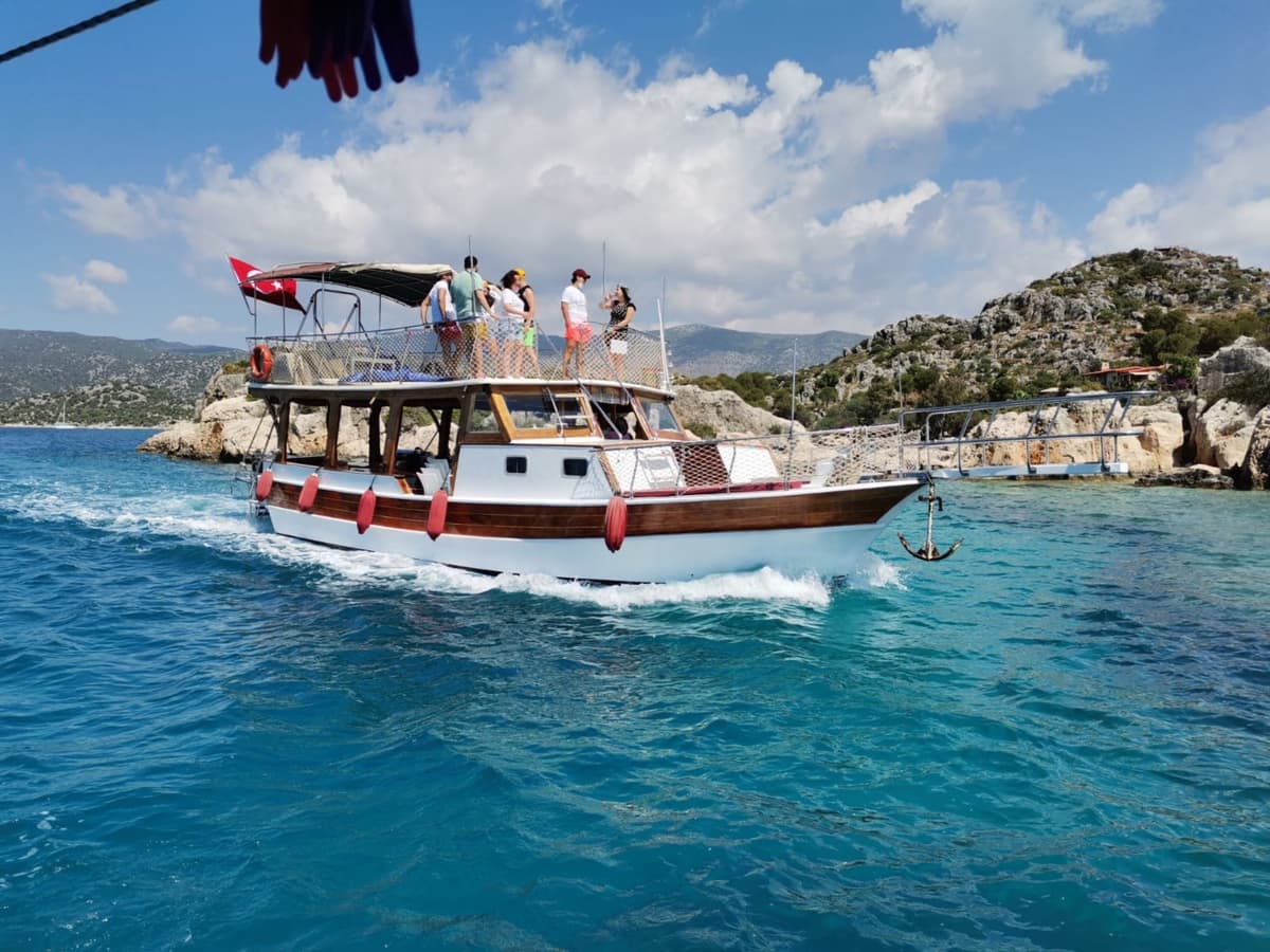 Kekova’da Özel Tekne Kiralama - 1