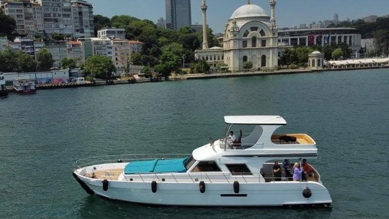 İstanbul’da Saatlik Motoryat Kiralama - 2