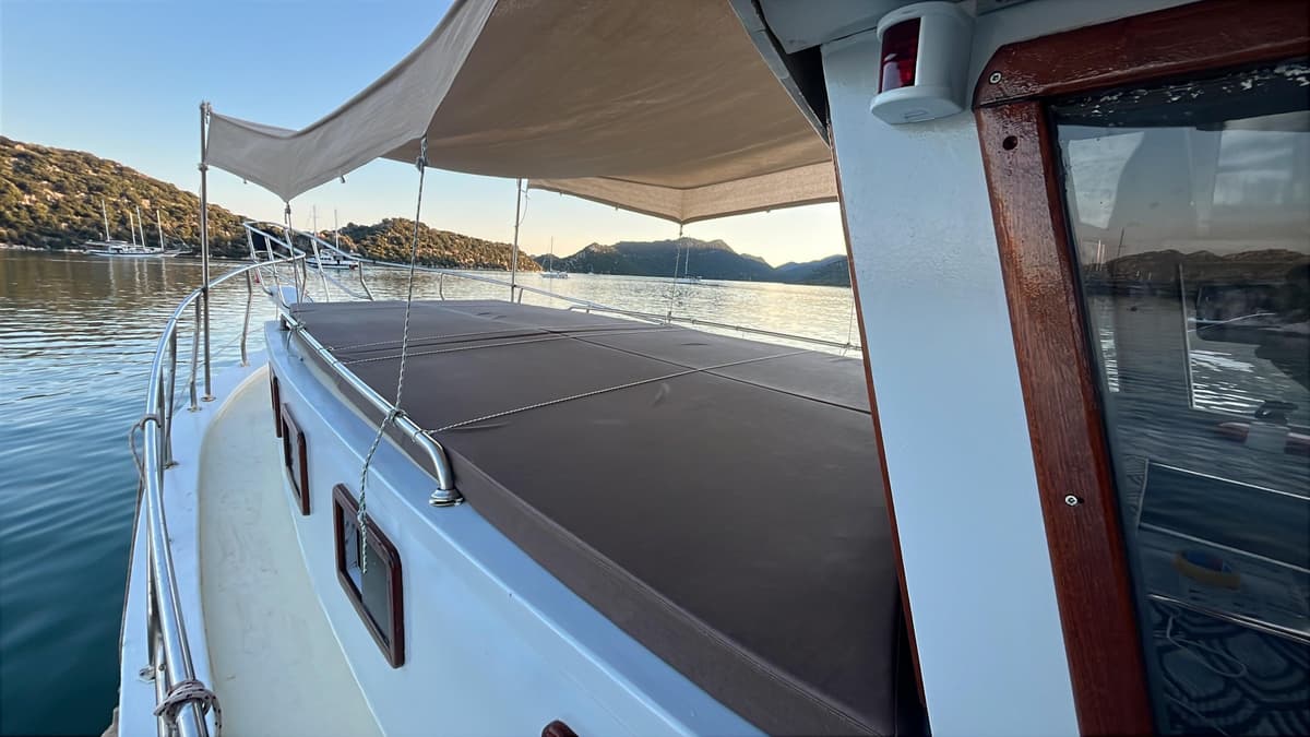 Modern dizaynı ile Kekova’da yatılı tur teknesi - 3